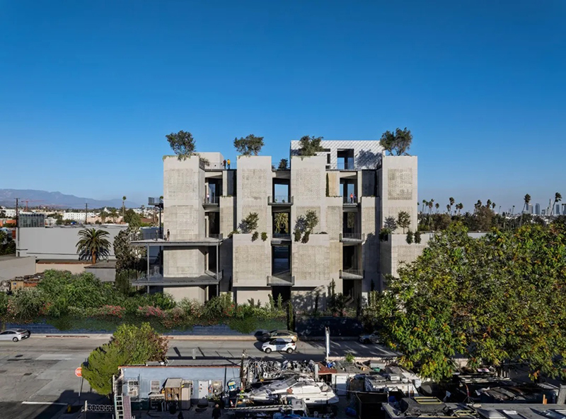 好莱坞“垂直公墓”，城市中的新生命归宿